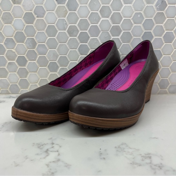 Crocs Espresso Walnut A-Leigh Wedges-W8 - Picture 1 of 6